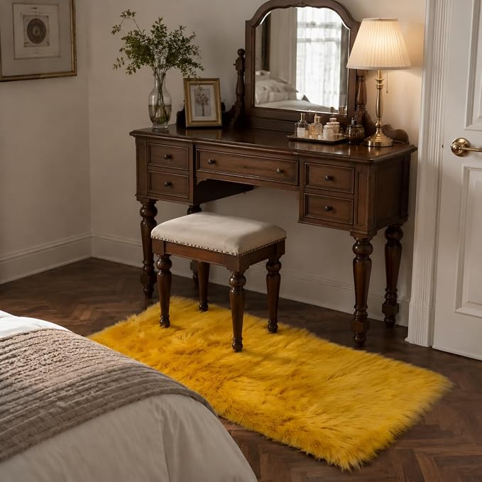 EasyJoy Faux Sheepskin Rug, Fluffy Faux Fur Rug, Ultra Soft Shag Area Rug by EasyJoy