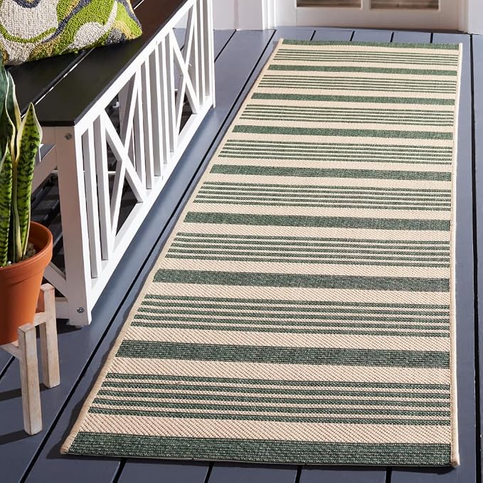 SAFAVIEH Washable Rug Outdoor Courtyard Collection by Unknown