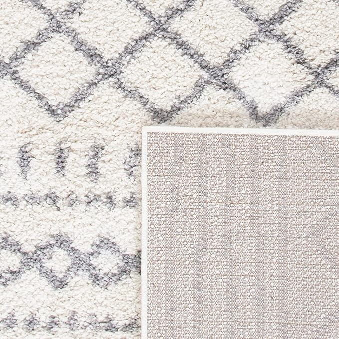 SAFAVIEH Area Rug 4x6 - Image 8