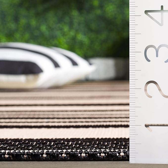 SAFAVIEH Washable Rug Outdoor Courtyard Collection - Image 4