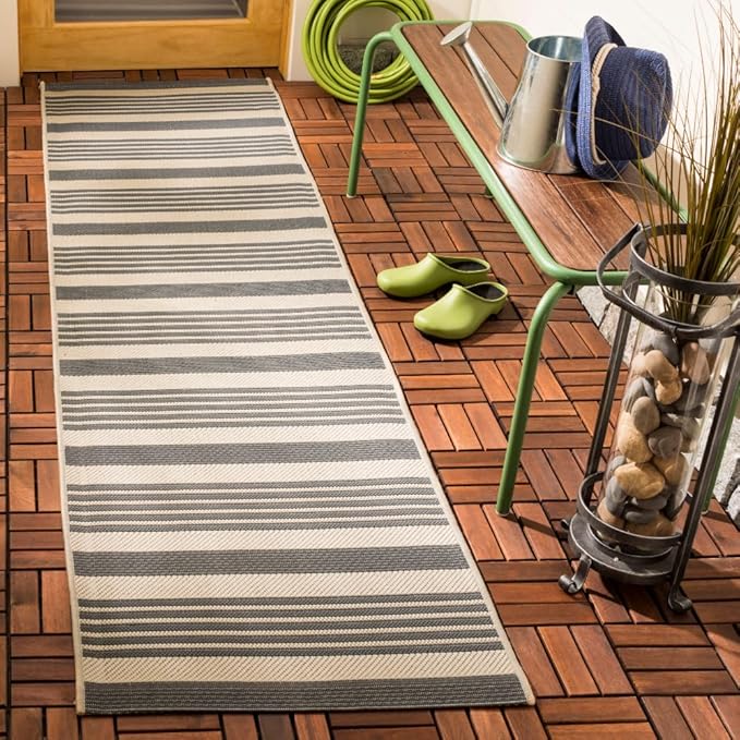 SAFAVIEH Washable Rug Outdoor Courtyard Collection by Unknown