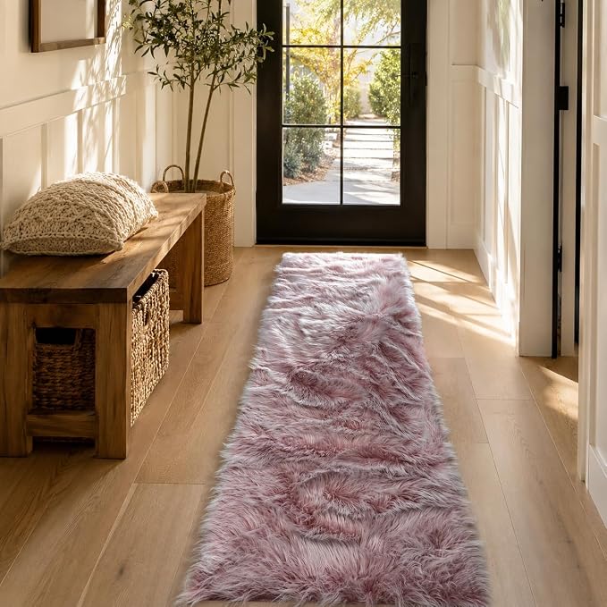 EasyJoy Faux Sheepskin Rug, Fluffy Faux Fur Rug, Ultra Soft Shag Area Rug by EasyJoy