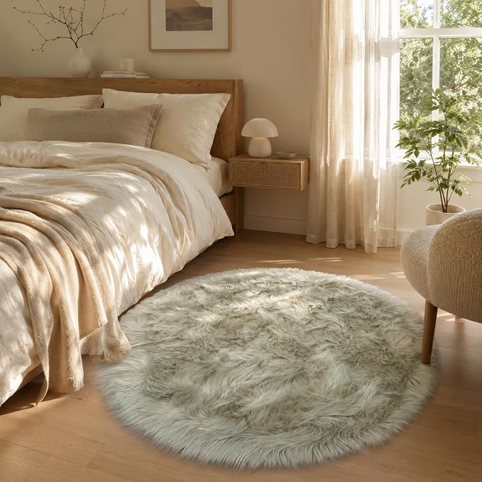 EasyJoy Faux Sheepskin Rug, Fluffy Faux Fur Rug, Ultra Soft Shag Area Rug - Image 3