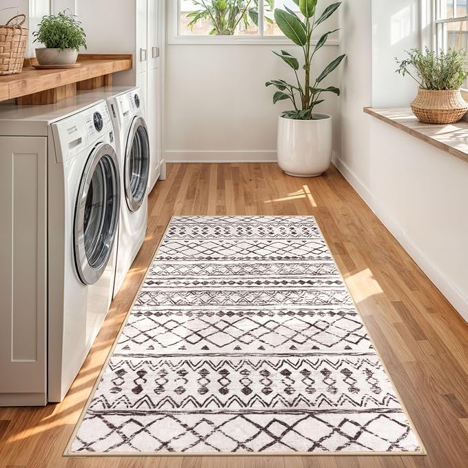KUTA 3x5 Entryway Rug, Ultra Soft Distressed Geometric Print Throw Carpet - Image 3