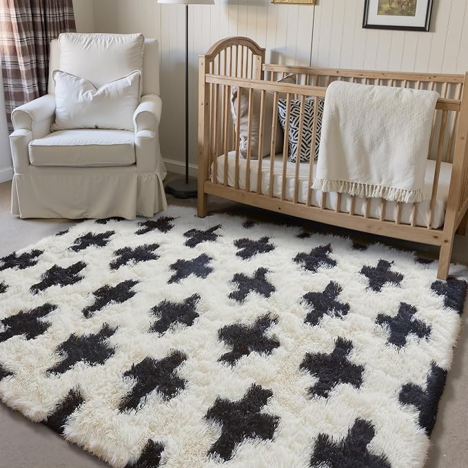 PureCozy Black and White Rug 4x6 - Image 3