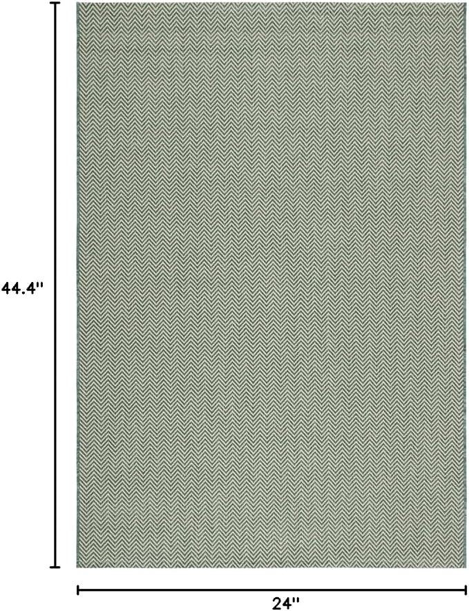 SAFAVIEH Outdoor Accent Rug 2'x3'7" - Image 2