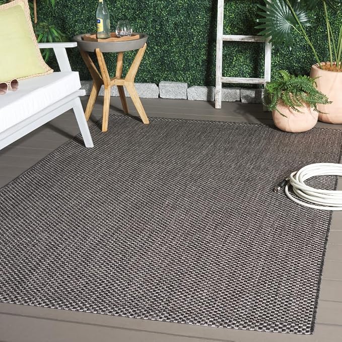 SAFAVIEH Washable Rug Outdoor Courtyard Collection by Unknown