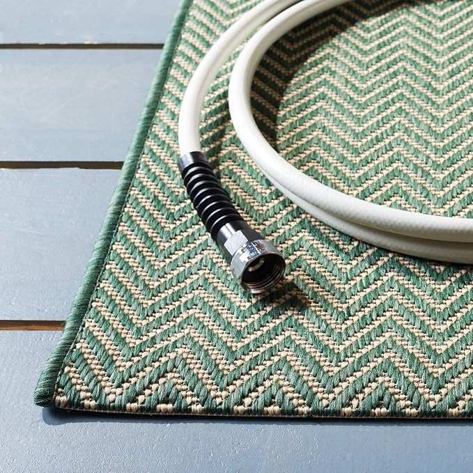 SAFAVIEH Outdoor Accent Rug 4'x5'7" - Image 5