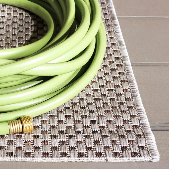 SAFAVIEH Washable Rug Outdoor Courtyard Collection - Image 5