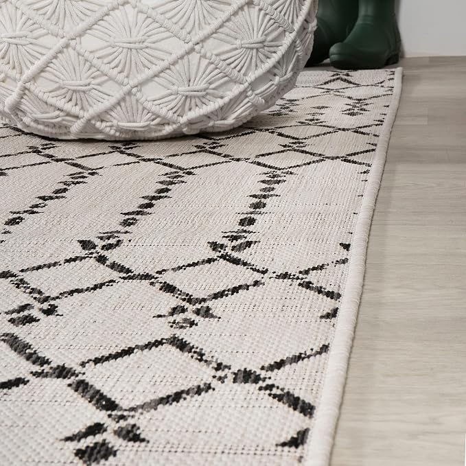 JONATHAN Y Moroccan Geometric Indoor Outdoor Round Area Rug 4 Ft Cream/Black - Image 8