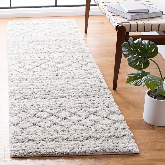 SAFAVIEH Arizona Shag Collection Runner Rug by Unknown