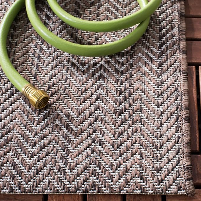 SAFAVIEH Outdoor Square Rug 5'3" - Image 5