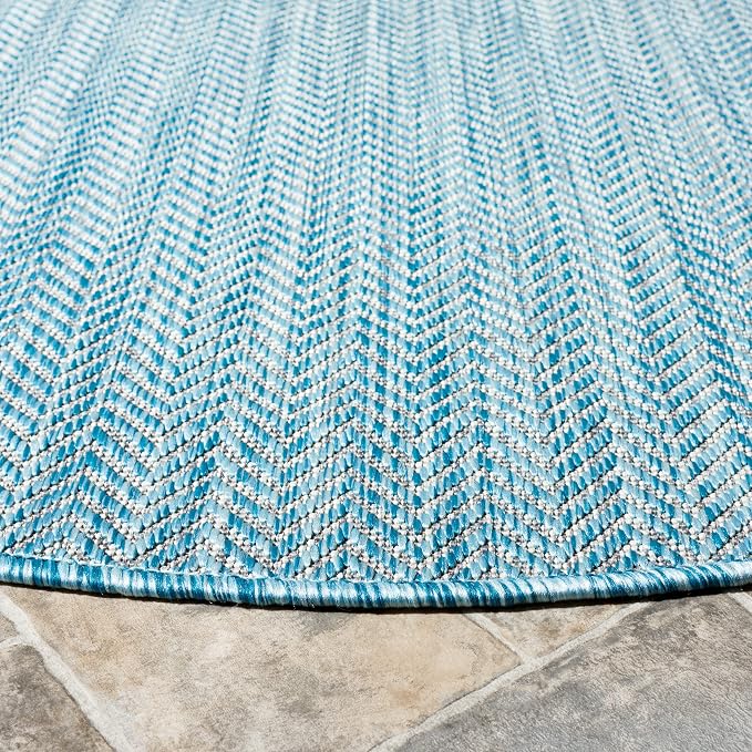 SAFAVIEH Outdoor Round Rug 4' - Image 2