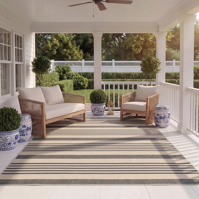 SAFAVIEH Courtyard Collection Area Rug by Unknown