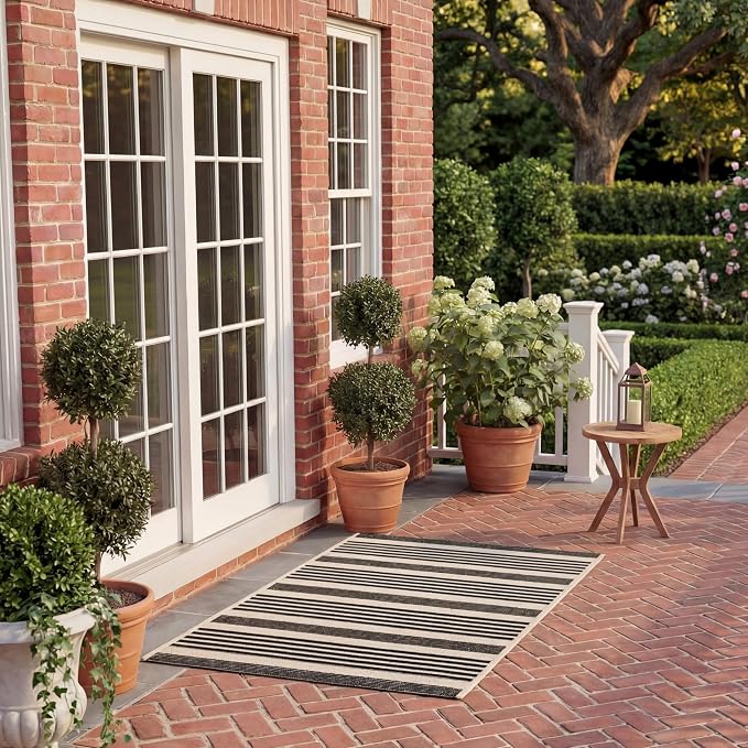 SAFAVIEH Washable Rug Outdoor Courtyard Collection by Unknown