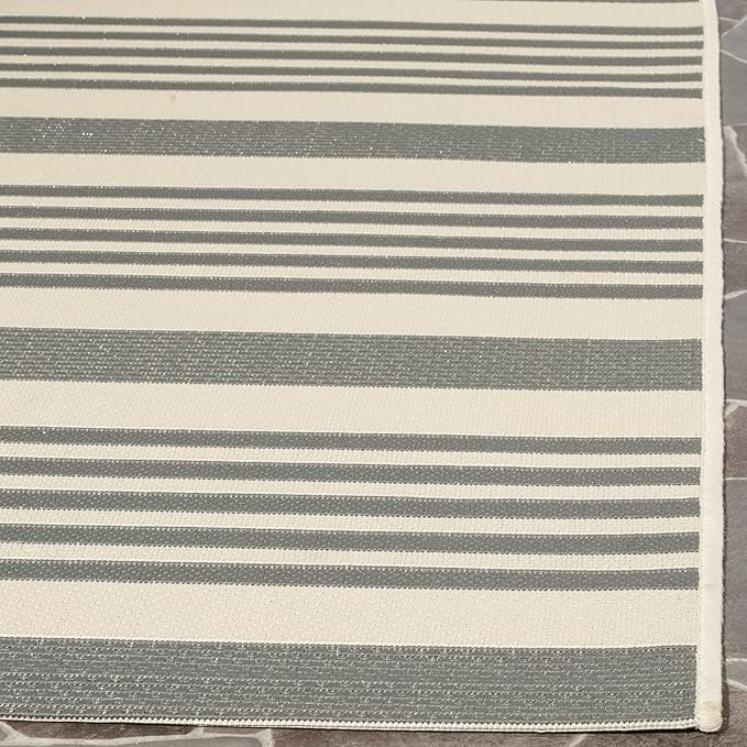 SAFAVIEH Courtyard Collection Area Rug - Image 3
