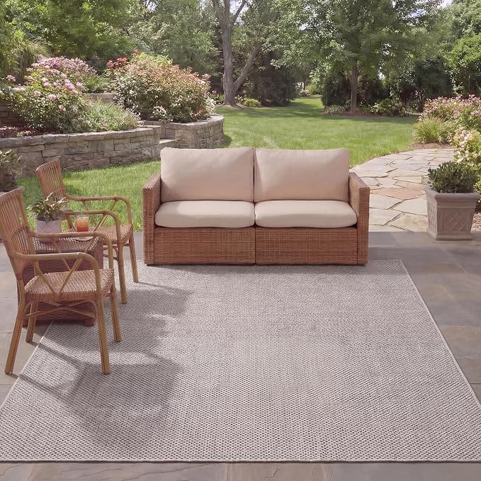 SAFAVIEH Washable Rug Outdoor Courtyard Collection by Unknown