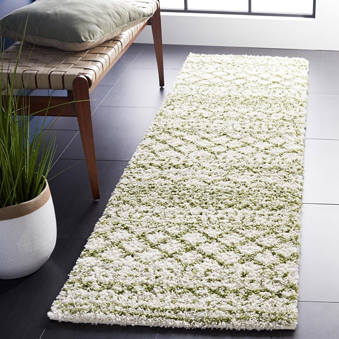 SAFAVIEH Arizona Shag Collection Runner Rug by Unknown