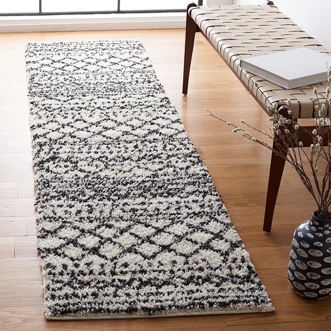 SAFAVIEH Arizona Shag Collection Runner Rug by Unknown