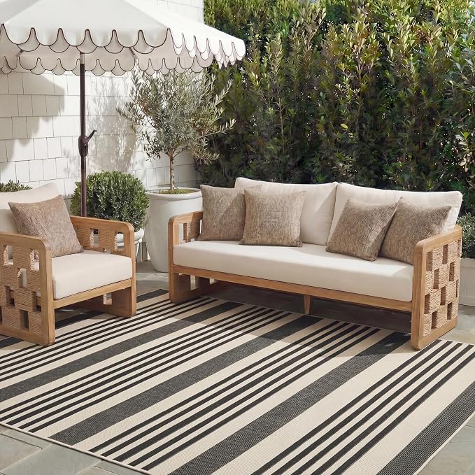 SAFAVIEH Washable Rug Outdoor Courtyard Collection by Unknown