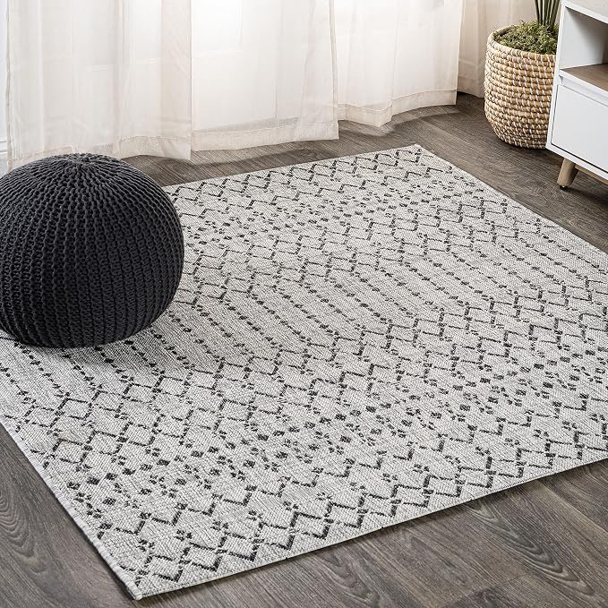 JONATHAN Y Moroccan Geometric Indoor Outdoor Square Area Rug 5X5 Light by JONATHANY