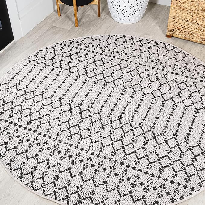 JONATHAN Y Moroccan Geometric Indoor Outdoor Round Area Rug 9 Ft Cream/Black by JONATHANY