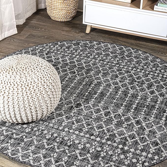 JONATHAN Y Moroccan Geometric Indoor Outdoor Round Area Rug 5 Ft Black/Gray by JONATHANY