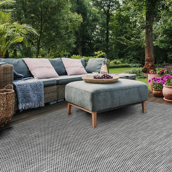 SAFAVIEH Courtyard Collection Area Rug - Image 8