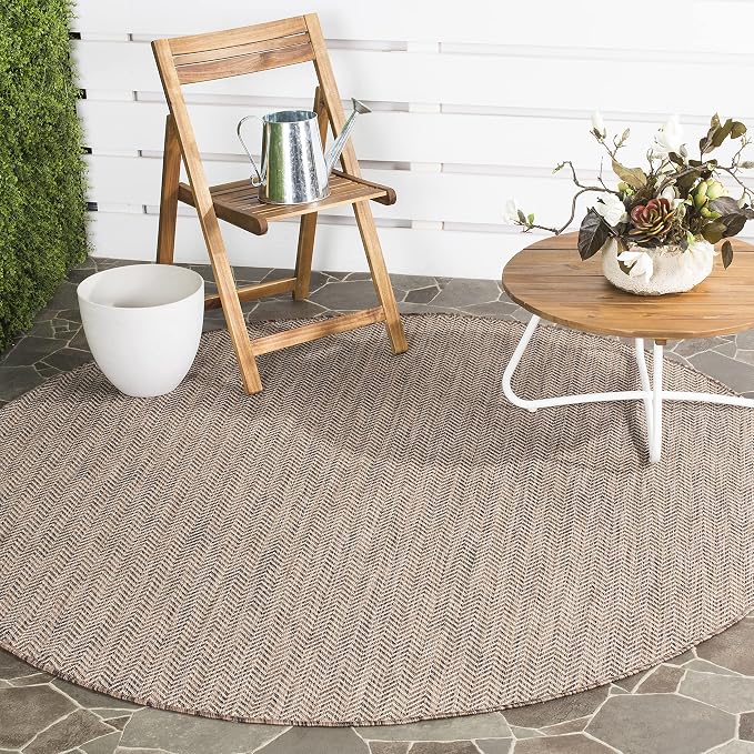 SAFAVIEH Outdoor Round Rug 5'3" by Unknown
