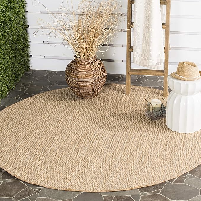 SAFAVIEH Outdoor Round Rug 4' by Unknown