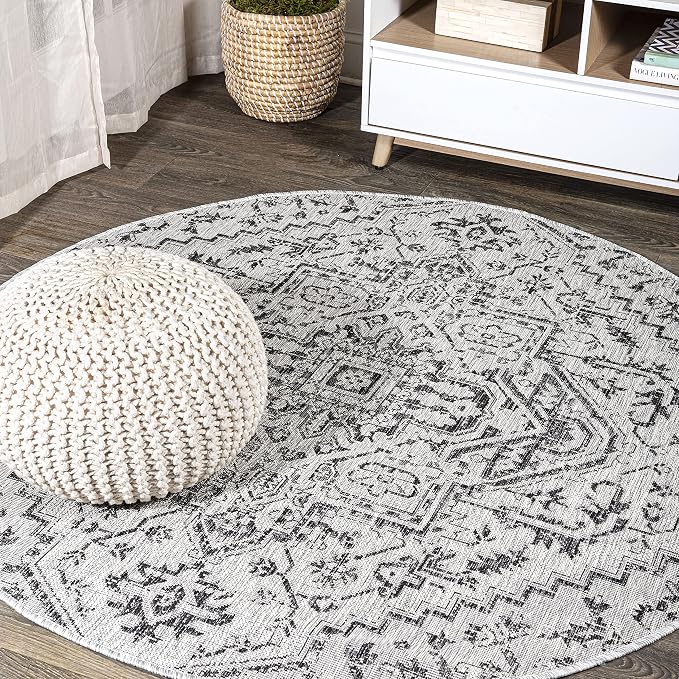 JONATHAN Y Boho Medallion Indoor Outdoor Round Area Rug 5 Ft Black/Gray by JONATHANY