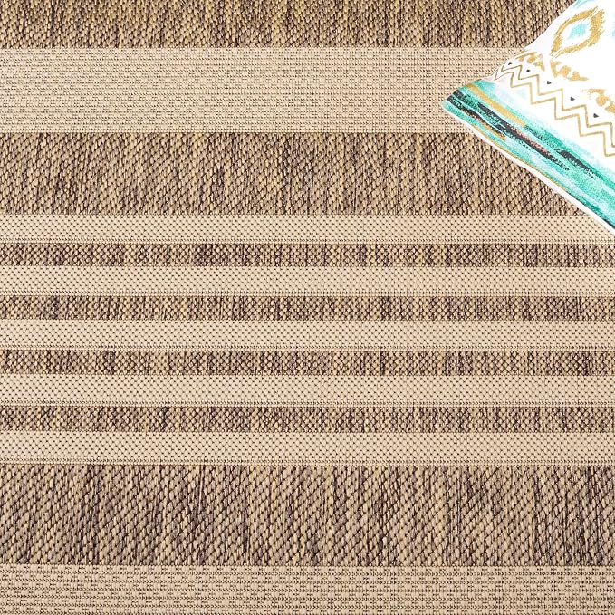 SAFAVIEH Washable Rug Outdoor Courtyard Collection - Image 7