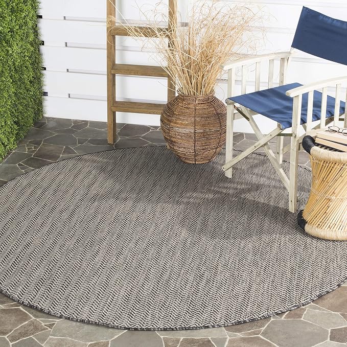 SAFAVIEH Outdoor Round Rug 10' by Unknown