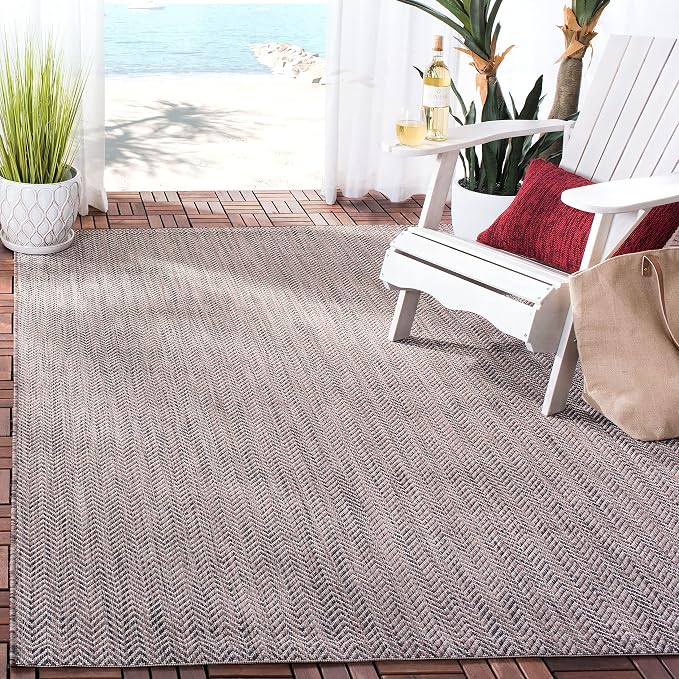 SAFAVIEH Outdoor Accent Rug 4'x5'7" by Unknown