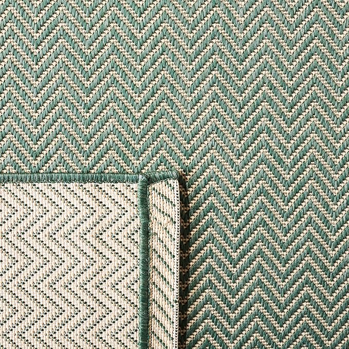 SAFAVIEH Outdoor Accent Rug 2'x3'7" - Image 4