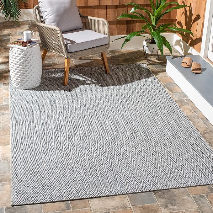 SAFAVIEH Outdoor Square Rug 4' by Unknown