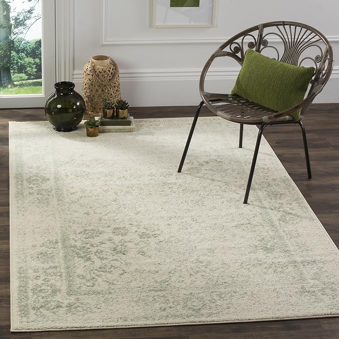 SAFAVIEH Area Rug 4x6 by Unknown