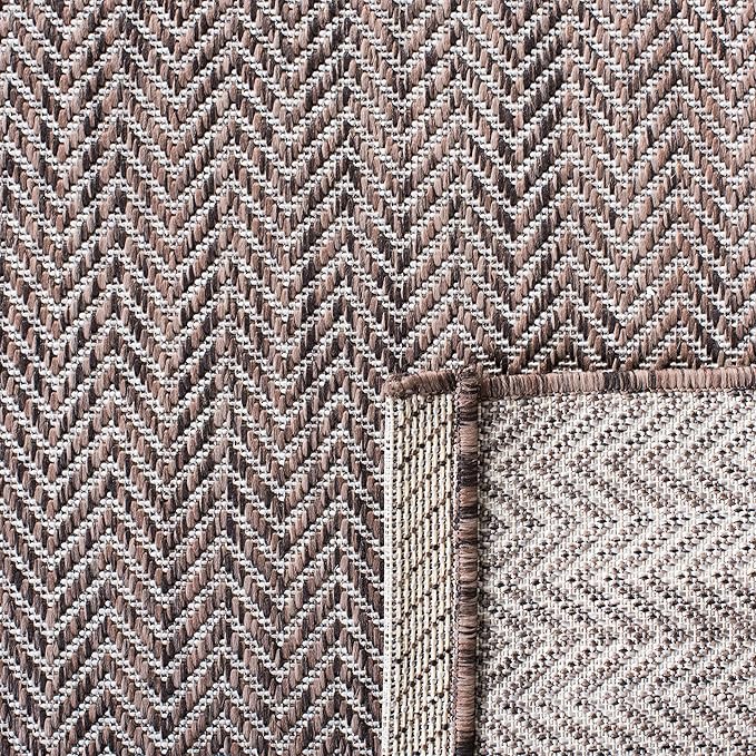 SAFAVIEH Outdoor Runner Rug 2'3"x8' - Image 5