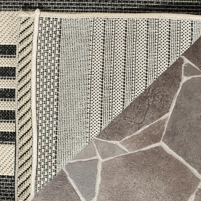 SAFAVIEH Washable Rug Outdoor Courtyard Collection - Image 4